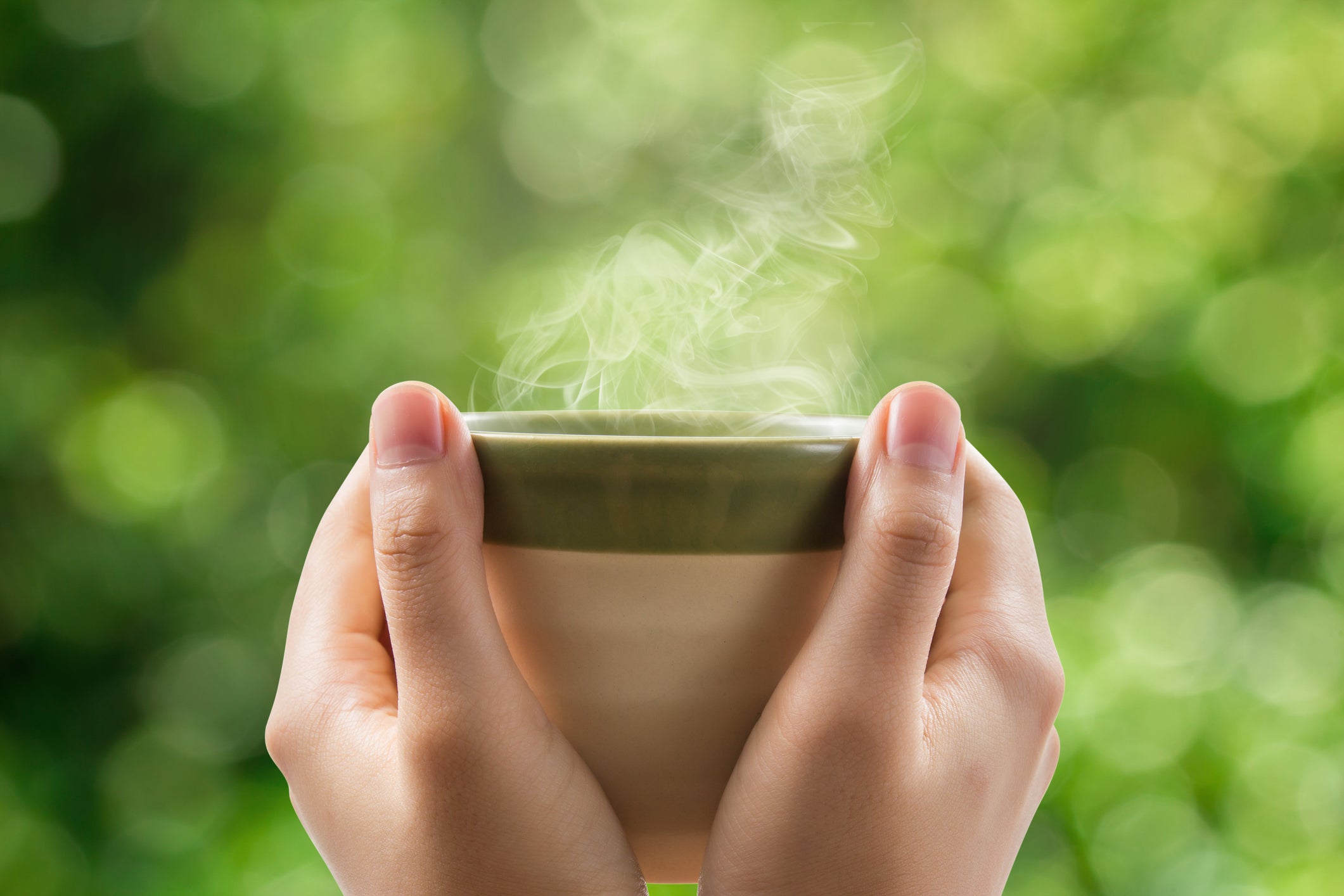 Benefits to Drinking Hot Tea in Summer